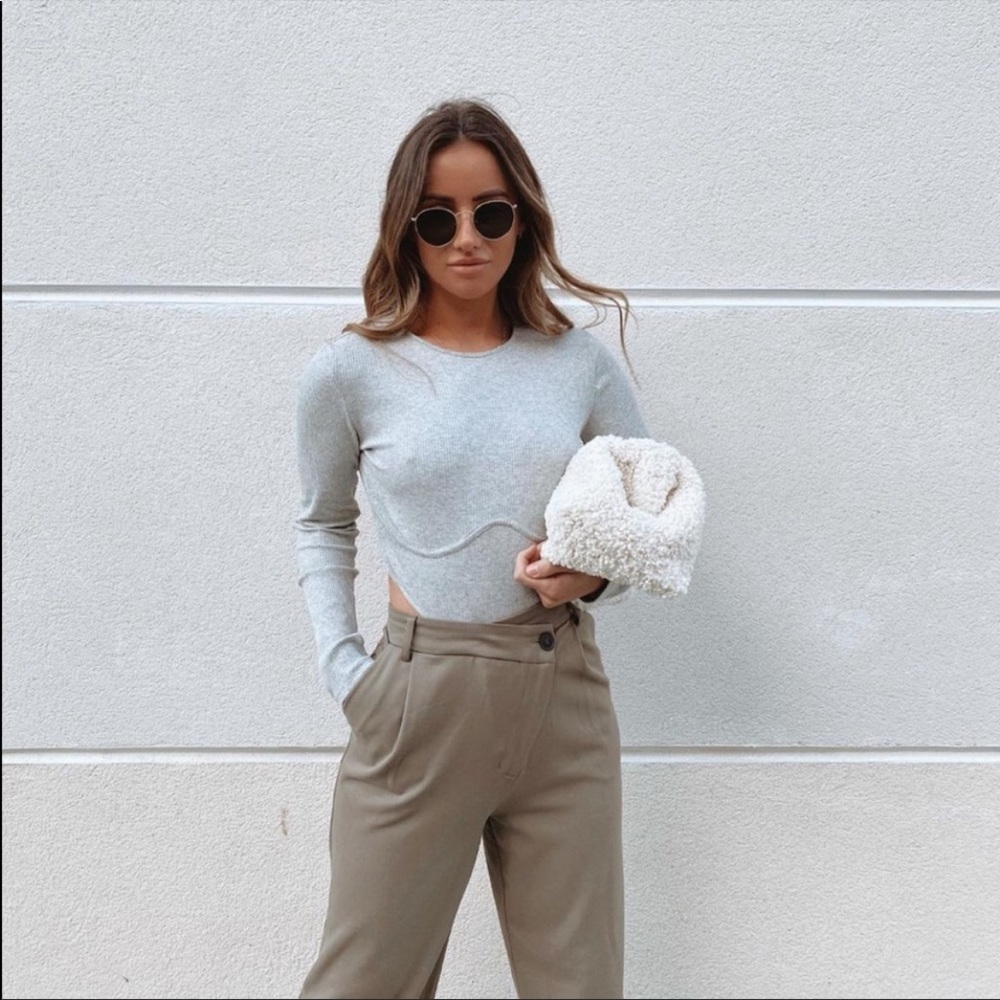 Bloggers Fav Zara Ribbed Bodysuit - Picture 5 of 16
